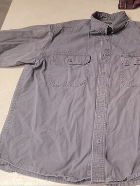 Cabela's Short Sleeve Gray Buttondown Shirt. GuC. Sz. L.